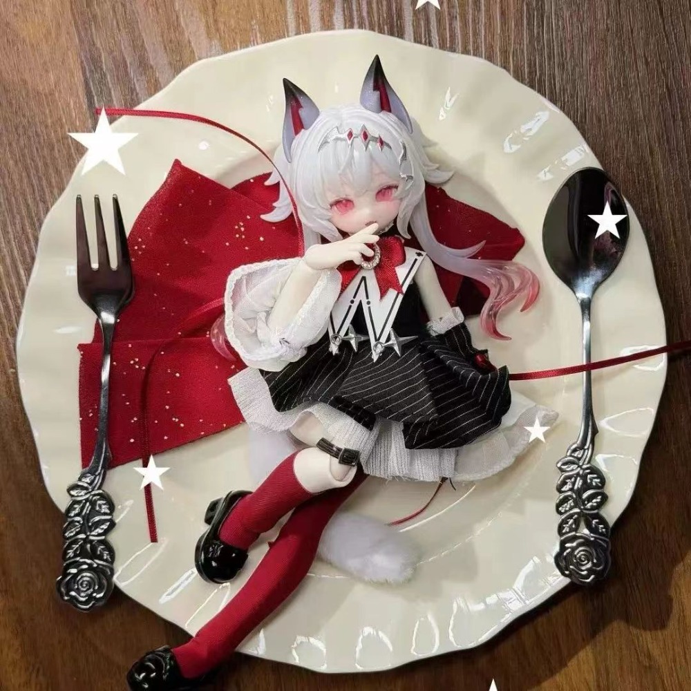 Inedible Doll Lunar Lore Meow  - Mystery Box Blind Bag recension och pris