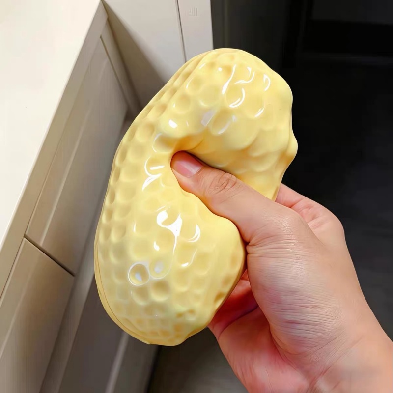 In Stock Peanut Stress Ball Cr - Vinyl Figure Blank recension och pris