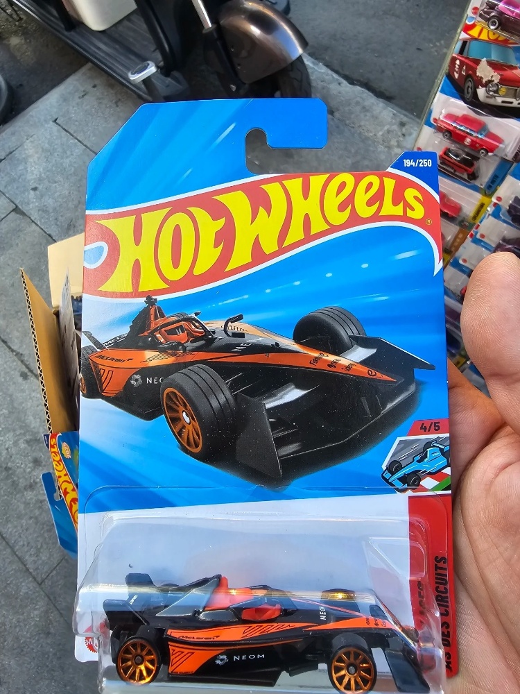 New Hot Wheels 2025 N Case, Po - Hot Wheels Car Mainline recension och pris